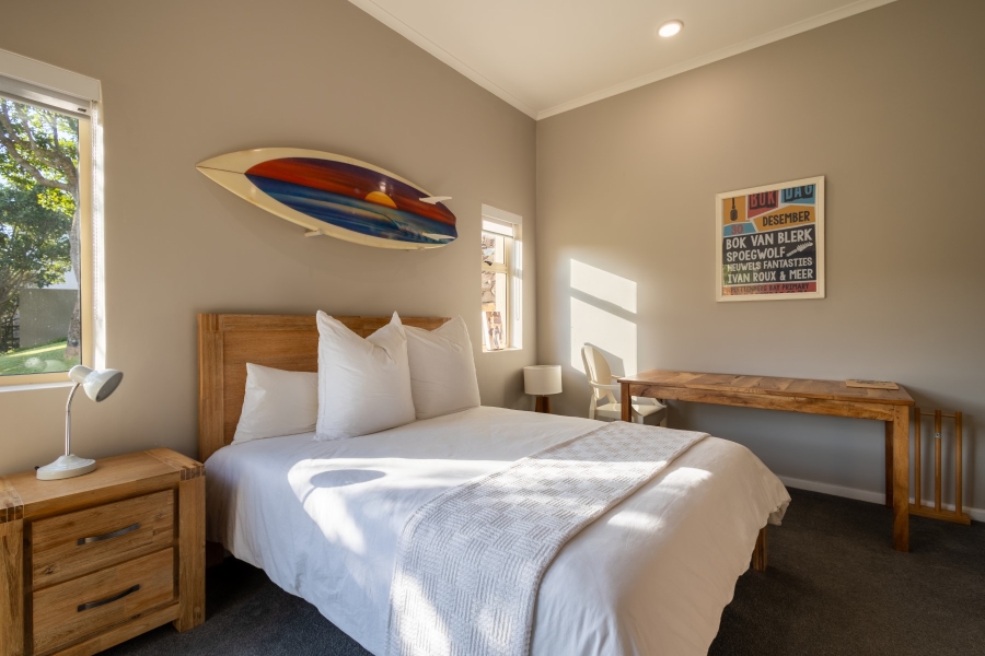 4 Bedroom Property for Sale in Whale Rock Beach Western Cape